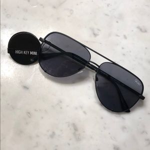 Quay x Desi High Key Mini: Blk/Smk